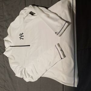 NWT Majestic ladies Yankees zip up